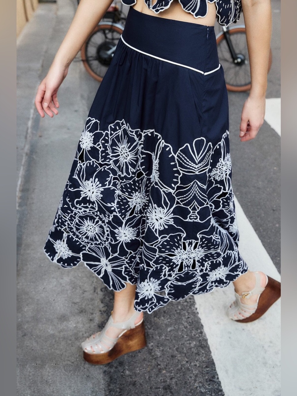 FARM RIO Blue Flowers Richelieu Maxi Skirt - Picture 2 of 4